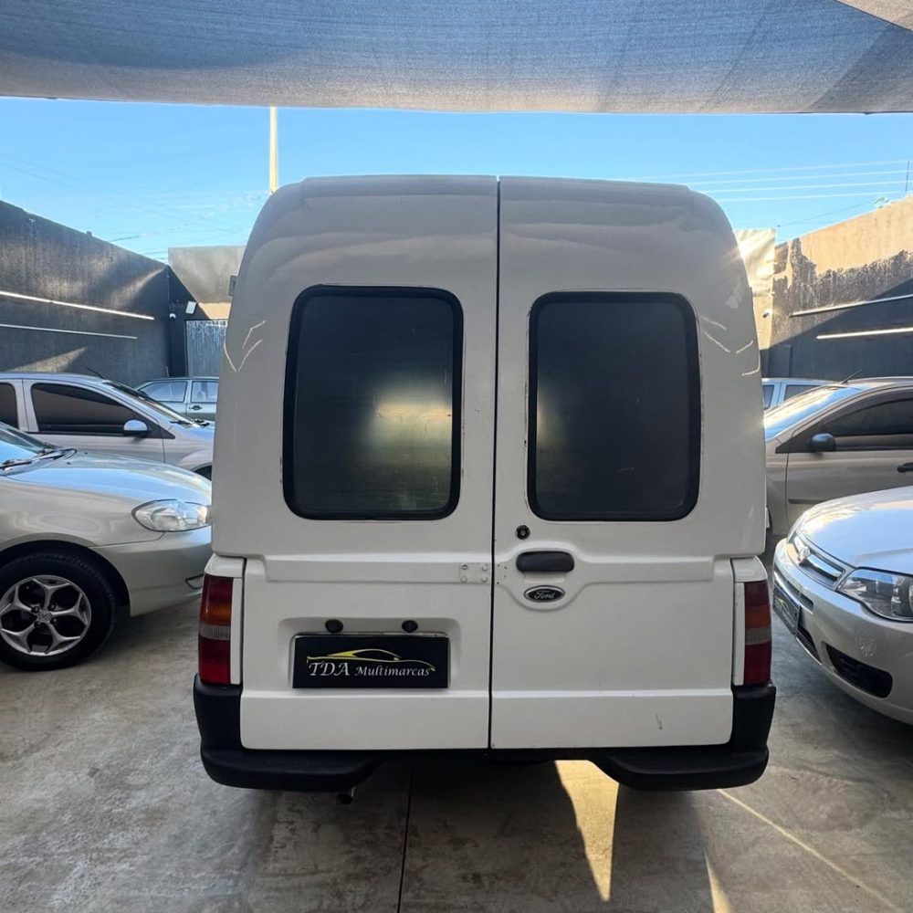 🔥 OPORTUNIDADE DO DIA! 🔥🚐 Van Currier 2007✨ 4 pneus zero💰 Apenas R$ 27.900📦 Espaçosa, forte (2)