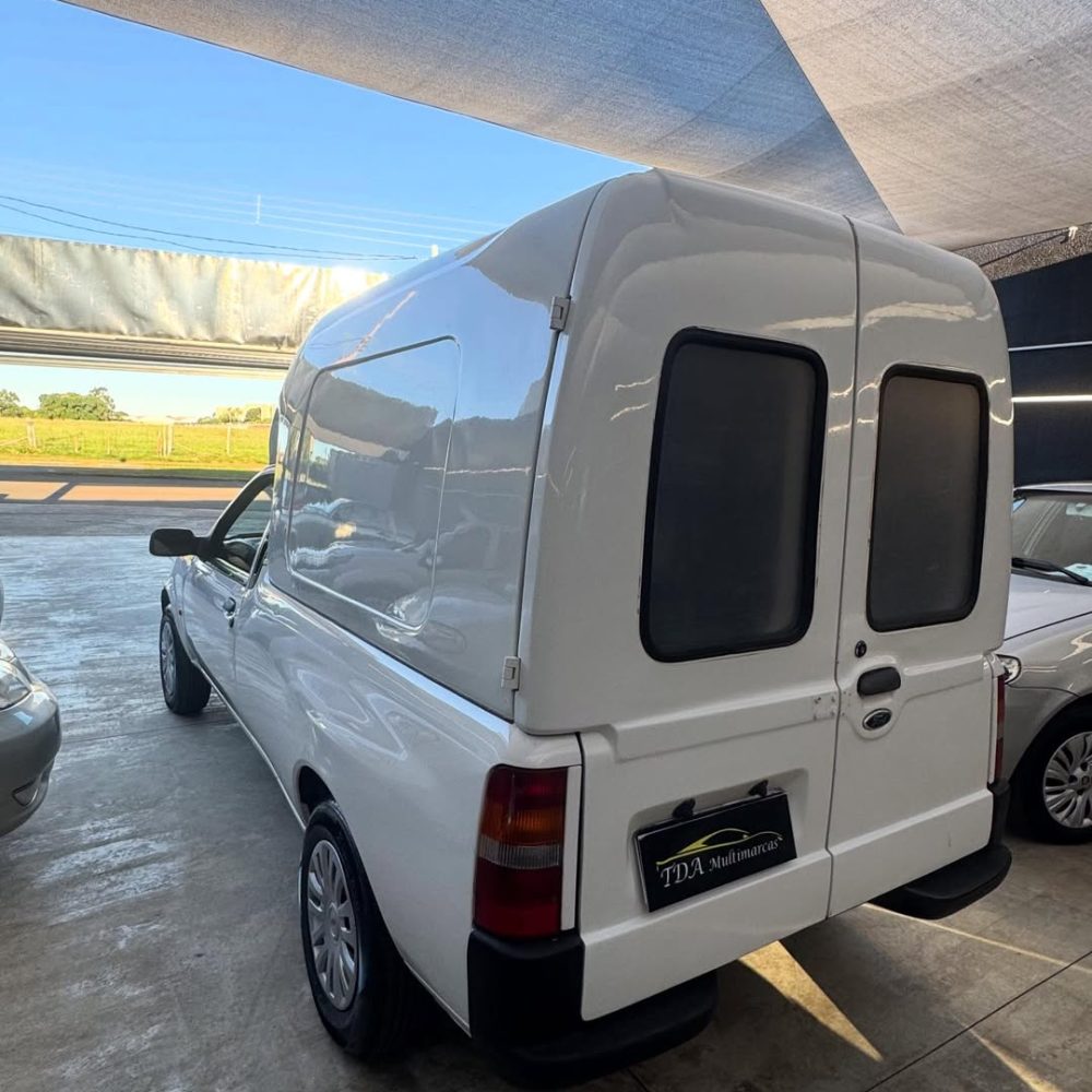 🔥 OPORTUNIDADE DO DIA! 🔥🚐 Van Currier 2007✨ 4 pneus zero💰 Apenas R$ 27.900📦 Espaçosa, forte (4)