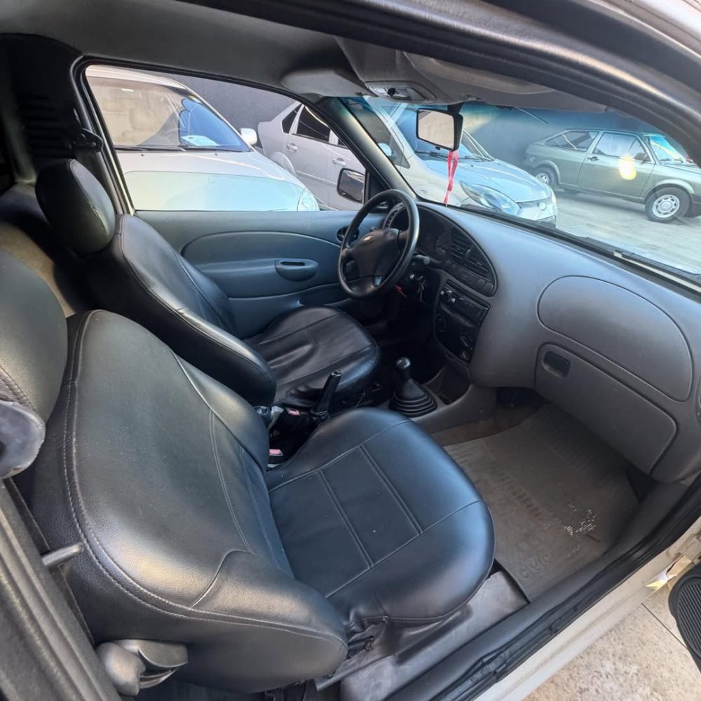 🔥 OPORTUNIDADE DO DIA! 🔥🚐 Van Currier 2007✨ 4 pneus zero💰 Apenas R$ 27.900📦 Espaçosa, forte (5)