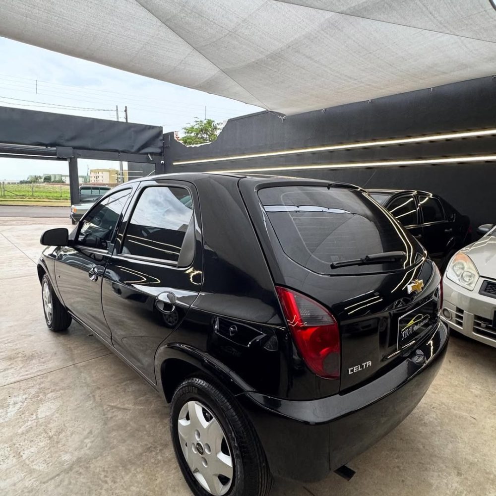 🚗 Celta 2013 Completo!Ar, direção, vidros, travas, alarme e 4 pneus novos 🔥Carro em ótimo esta (5)