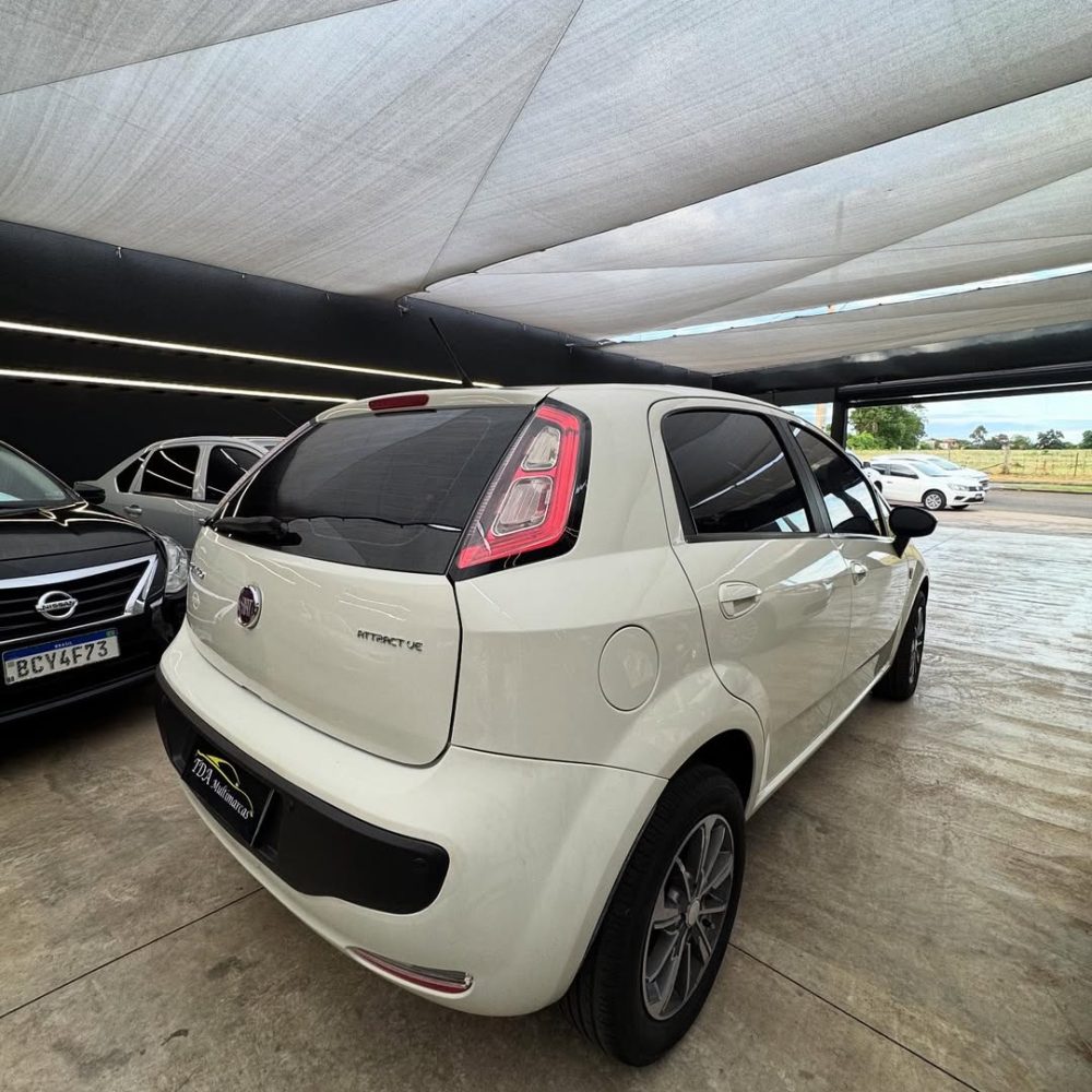 🚗 Fiat Punto Attractive Itália 13-13 — completinho, pneus novos e pronto pra rodar! 🔥💰 R$ 39. (4)