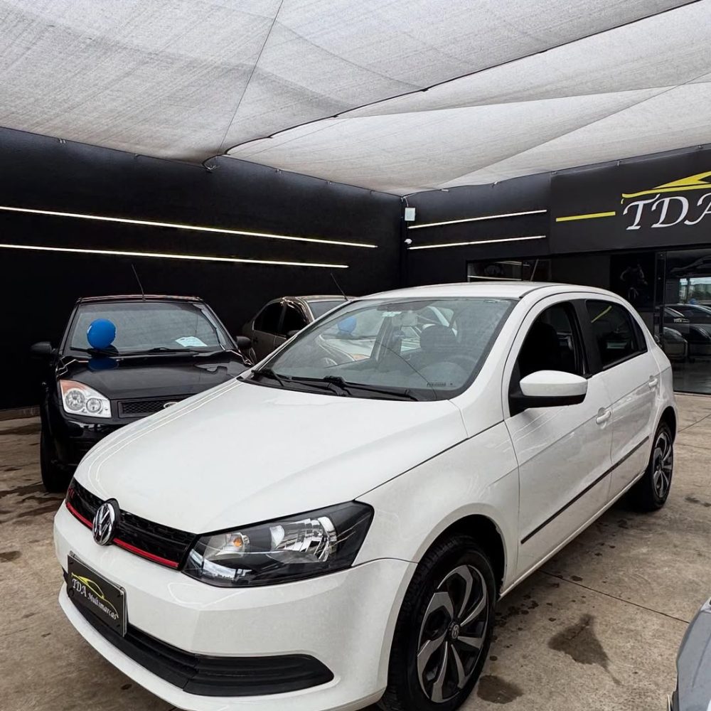 🚗 Gol G6 2015-2016 1.0 completo!Com multimídia, câmera de ré e 4 pneus novos 🔥Carro super cons (2)