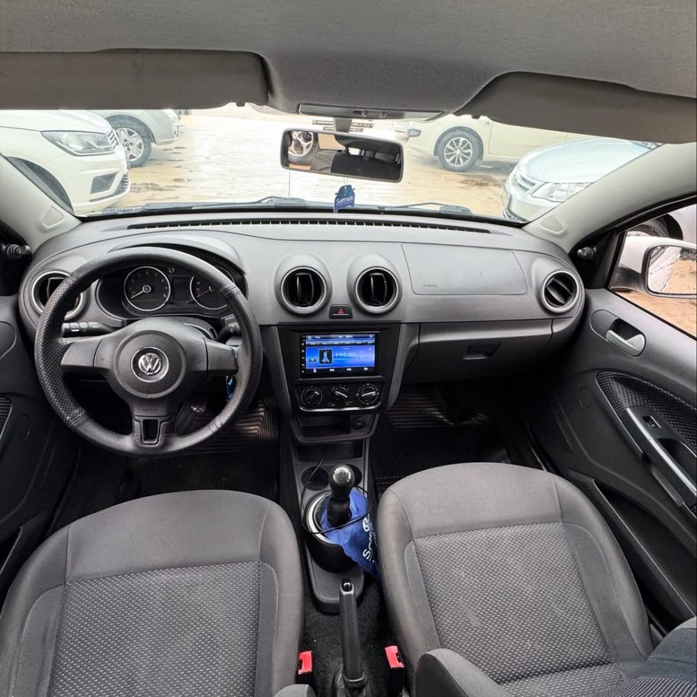 🚗 Gol G6 2015-2016 1.0 completo!Com multimídia, câmera de ré e 4 pneus novos 🔥Carro super cons (7)