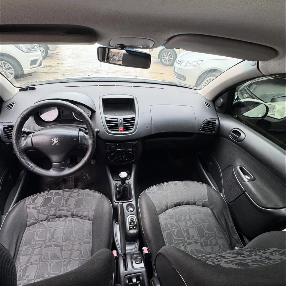 🚗 Peugeot 207 1.4 completo!Carro econômico, confortável e super bem cuidado 🔥Tudo isso por ape (7)