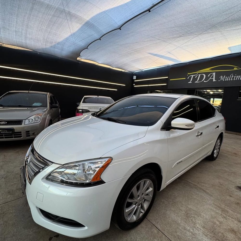 🚗 Sentra 2015 automático!Com bancos de couro, 4 pneus novos e aquele conforto que só um Nissan (1)