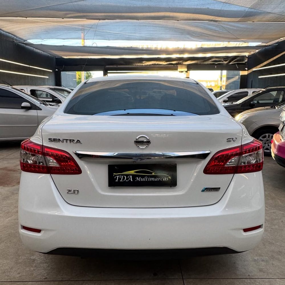 🚗 Sentra 2015 automático!Com bancos de couro, 4 pneus novos e aquele conforto que só um Nissan (3)