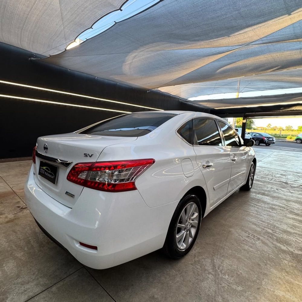 🚗 Sentra 2015 automático!Com bancos de couro, 4 pneus novos e aquele conforto que só um Nissan (4)